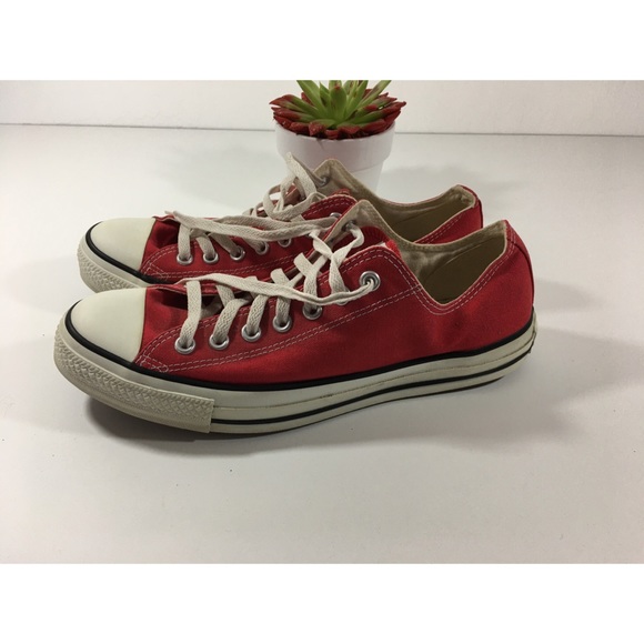 Converse men’s shoes size 10.5